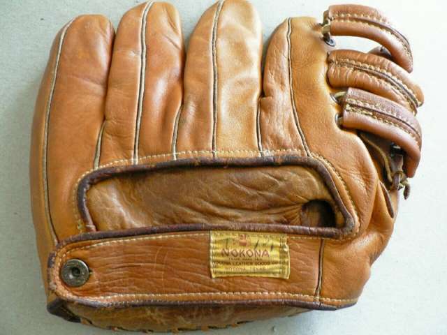 Joff Cross Nokona G33 1 Back